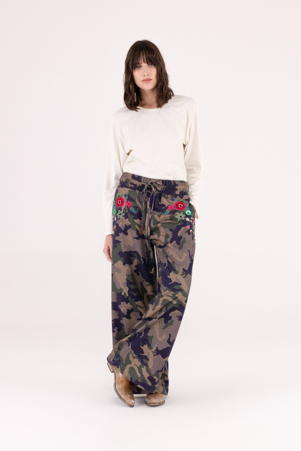 EMBROIDERED CAMO PANTS