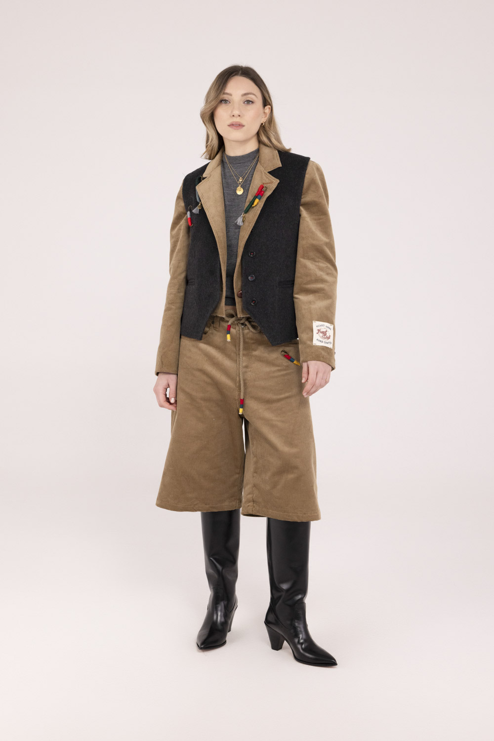 PINS WOOL VEST